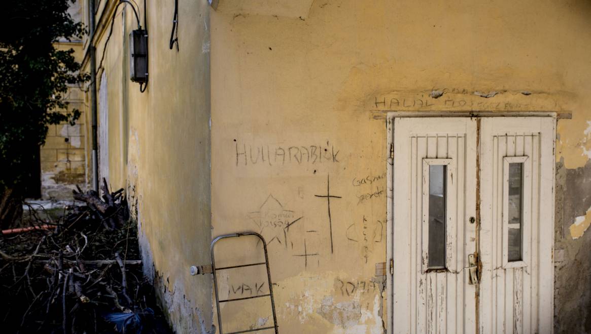 Visszatérő vendégek és vandálok nyomai. Az OPNI-t részenként zárták le, sokakat már 2007 előtt elküldtek. Fotó: Béli Balázs/alfahir.hu