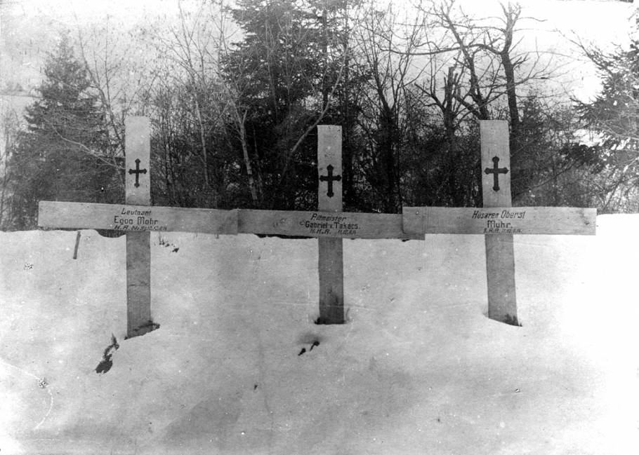 A három tiszt síremléke