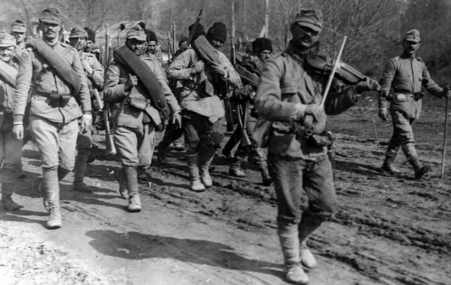 Zeneszóra vonult be a román hadsereg Erdélybe
