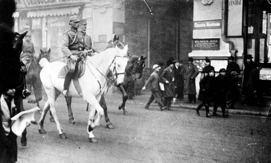 Mackensen bevonuláas Bukarestbe