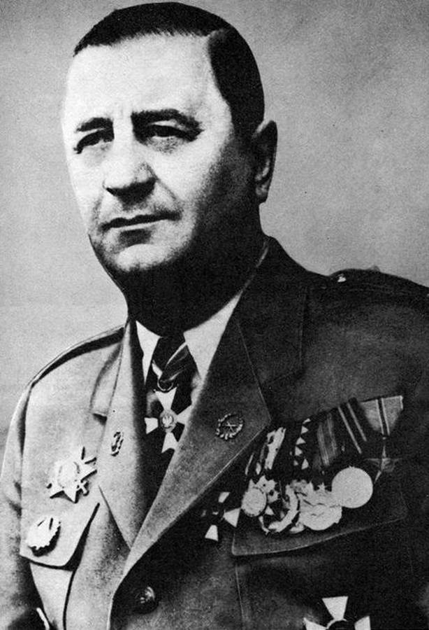 Münnich Ferenc, a Kádár-rendsezr egyik vezető politikusa, az NKVD ezredese