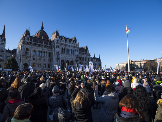Pedagógusok Szakszervezete (PSZ), pedagógusdemonstráció, tüntetés, tiltakozás, Kossuth tér