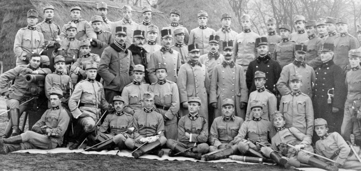 Ludovikás tisztek és kadétok 1916-ban