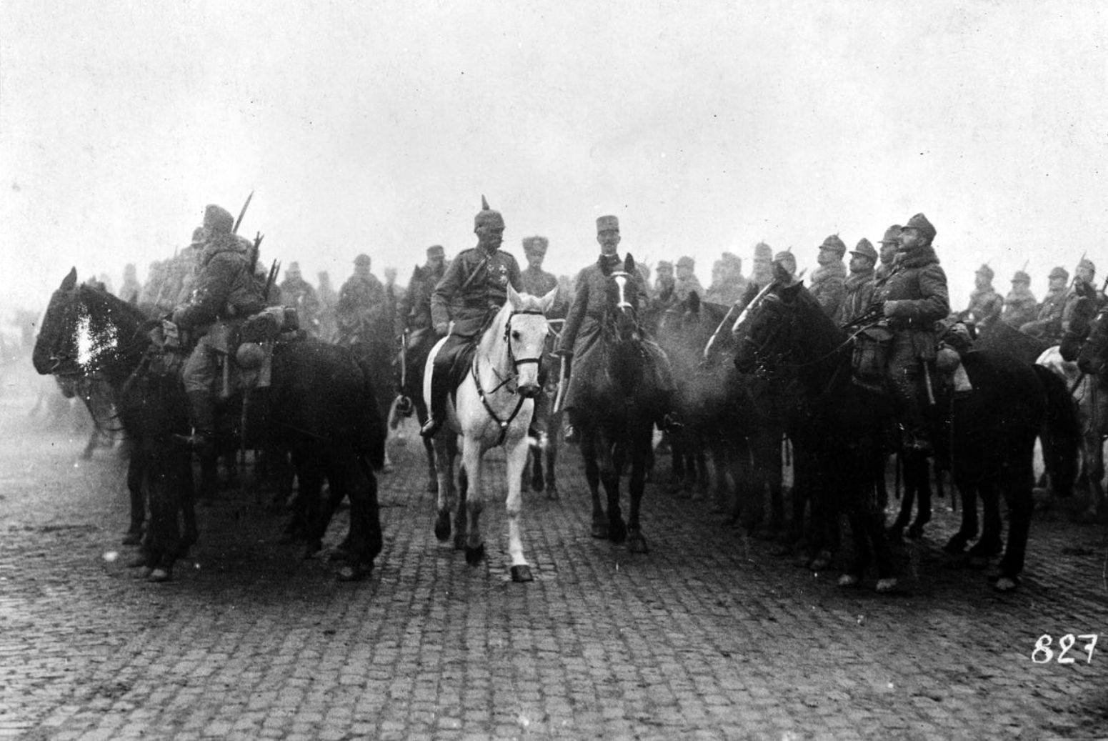 Mackensen a magyar huszárok között