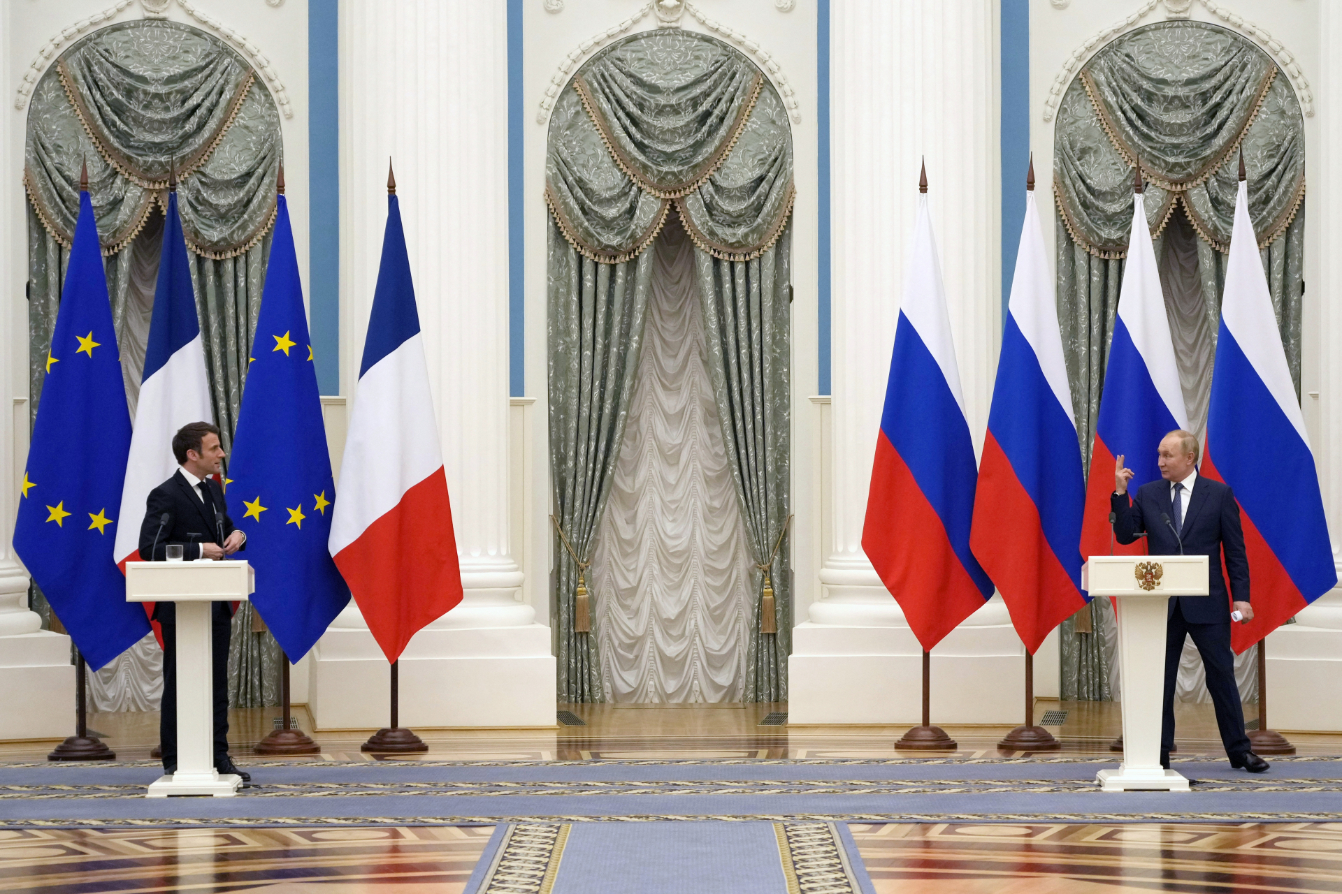 Vlagyimir Putyin, Emmanuel Macron